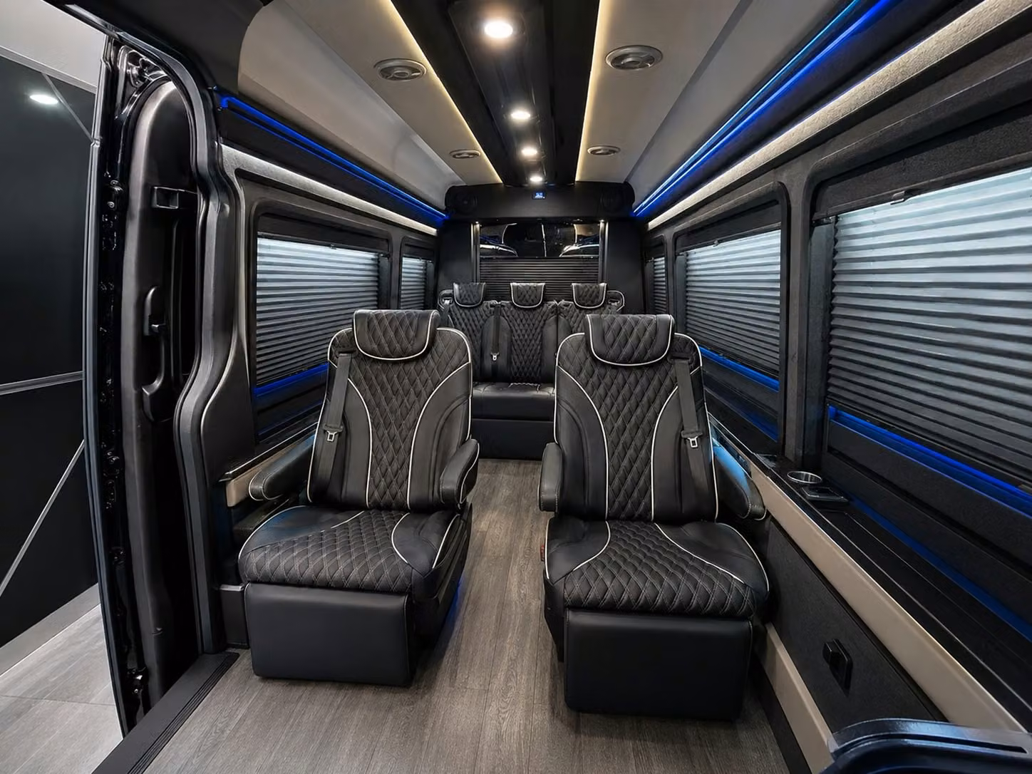 for quick and easy hotel and resort shuttles around palm bay after you land